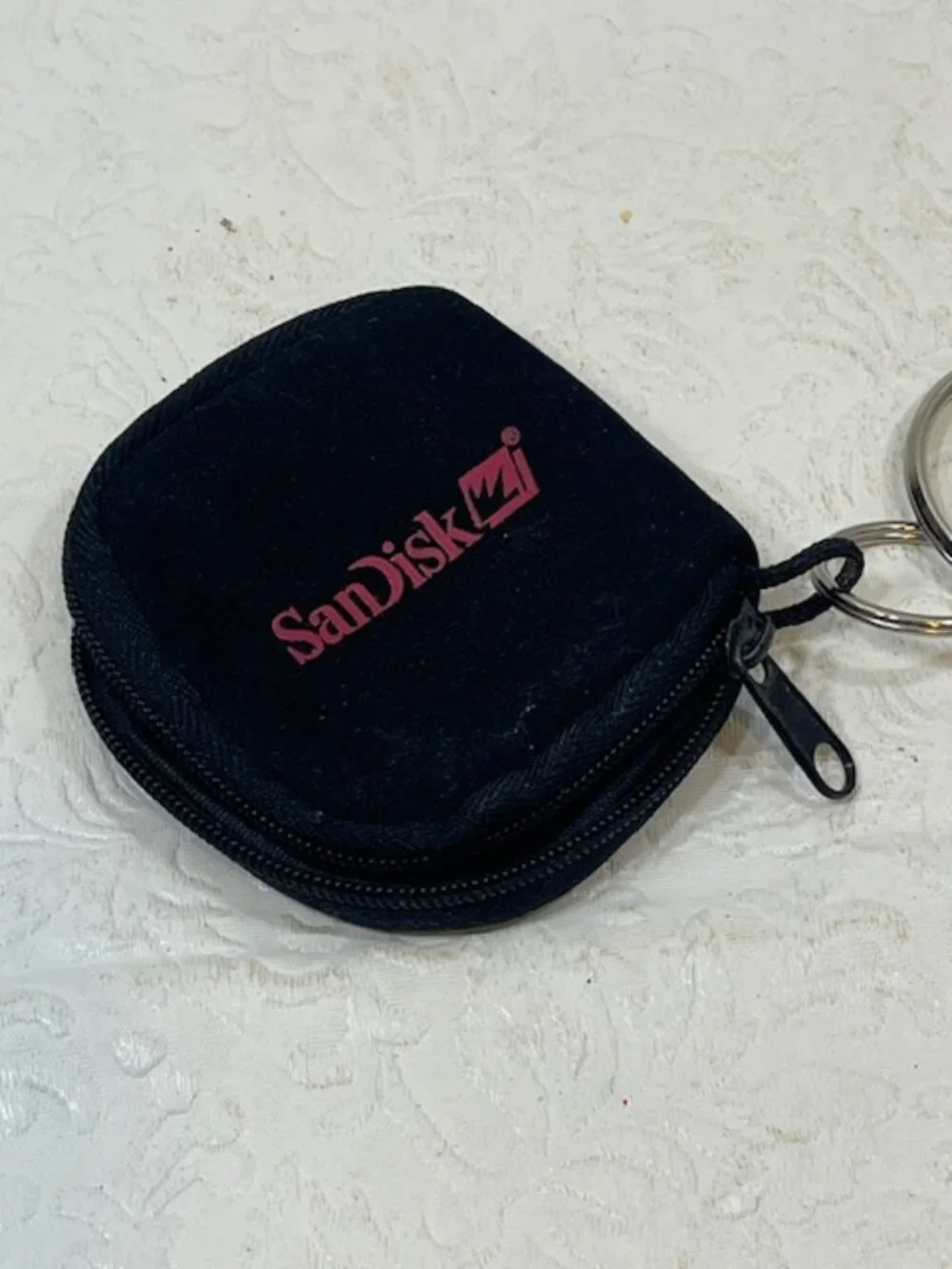 SanDisk Memory/Flash Card Travel Zip Pouch Case Keychain Logo Black 2.75